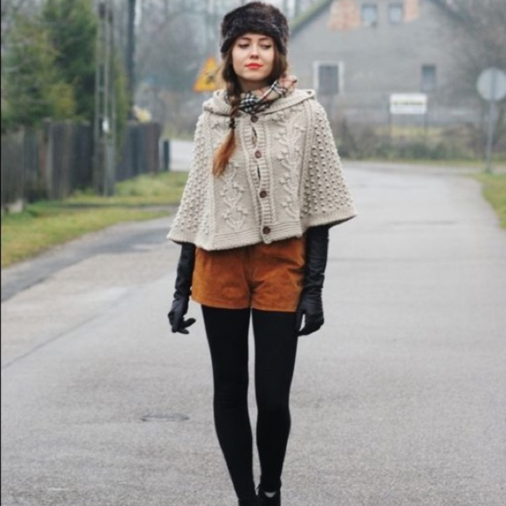 Max Short Cape with detail buttons, Tan size Small